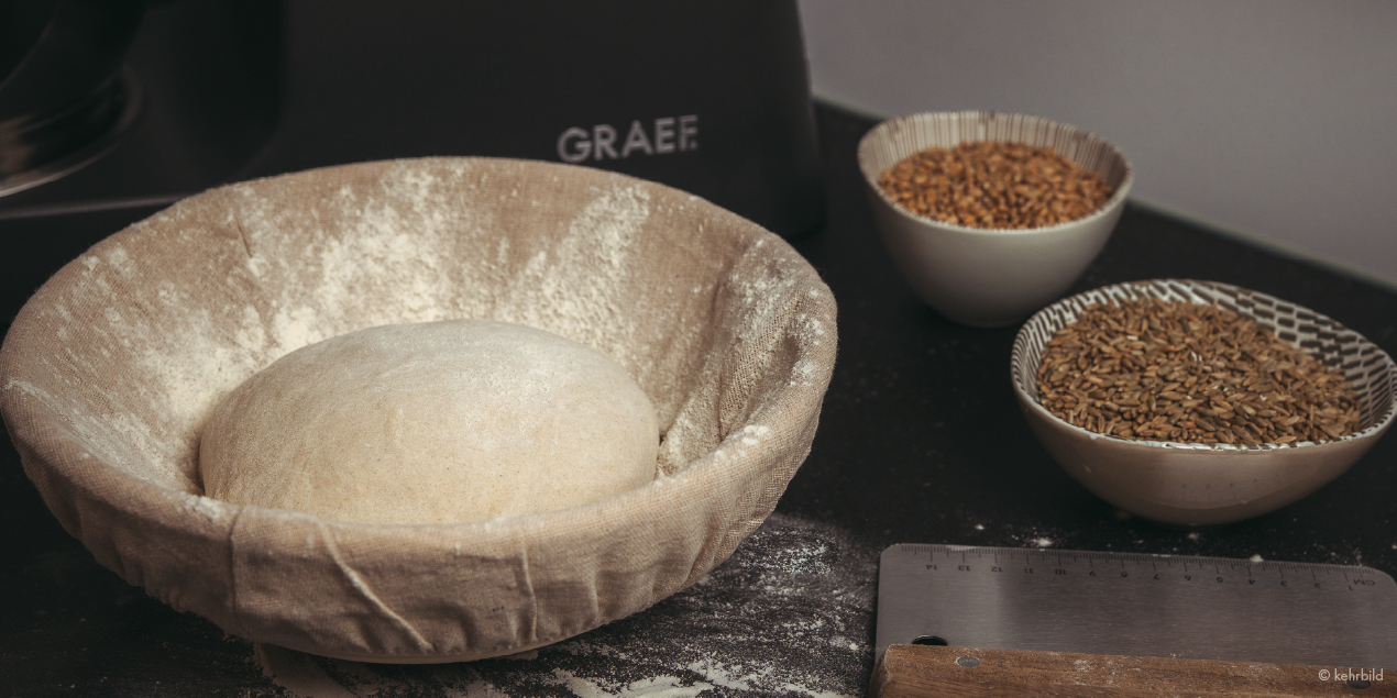Baking sourdough bread yourself - Bread