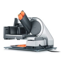 Trancheuse de légumes avec carottes, argent et gris, électrique, cuisine, aliments