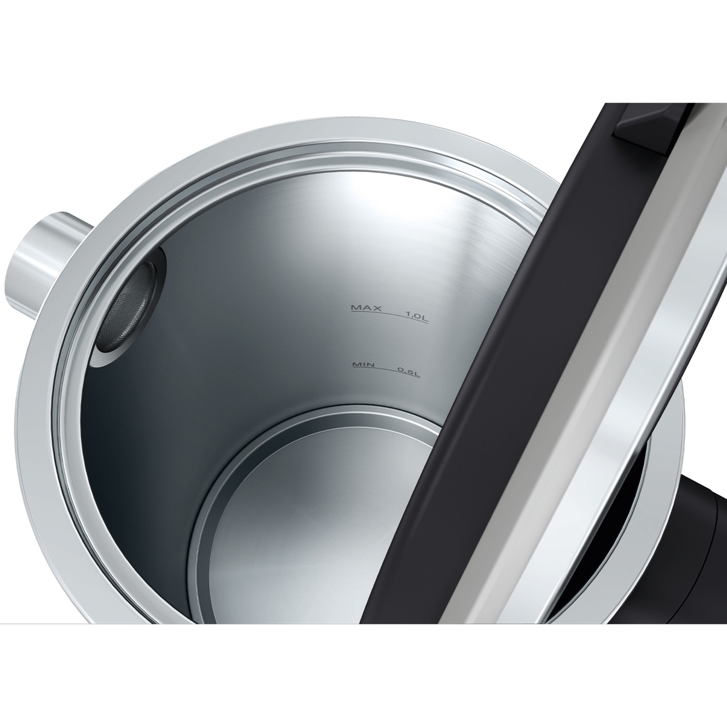Gros plan d'une bouilloire avec indicateurs de niveau d'eau, min et max.