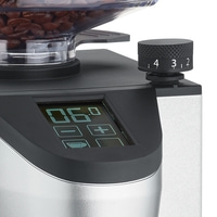 Macinacaffè con display e manopola di regolazione della macinatura.