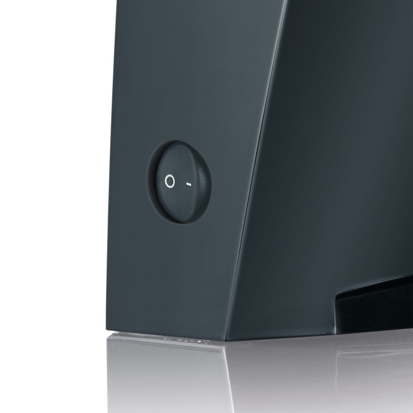 Appareil gris avec interrupteur marche-arrêt, plan rapproché, technologie, design