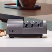 Affilacoltelli Graef, grigio, con i numeri 1, 2 e 3, su un tavolo bianco