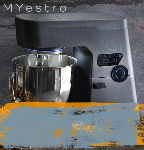 Robot da cucina grigio con display digitale e ciotola in acciaio inossidabile