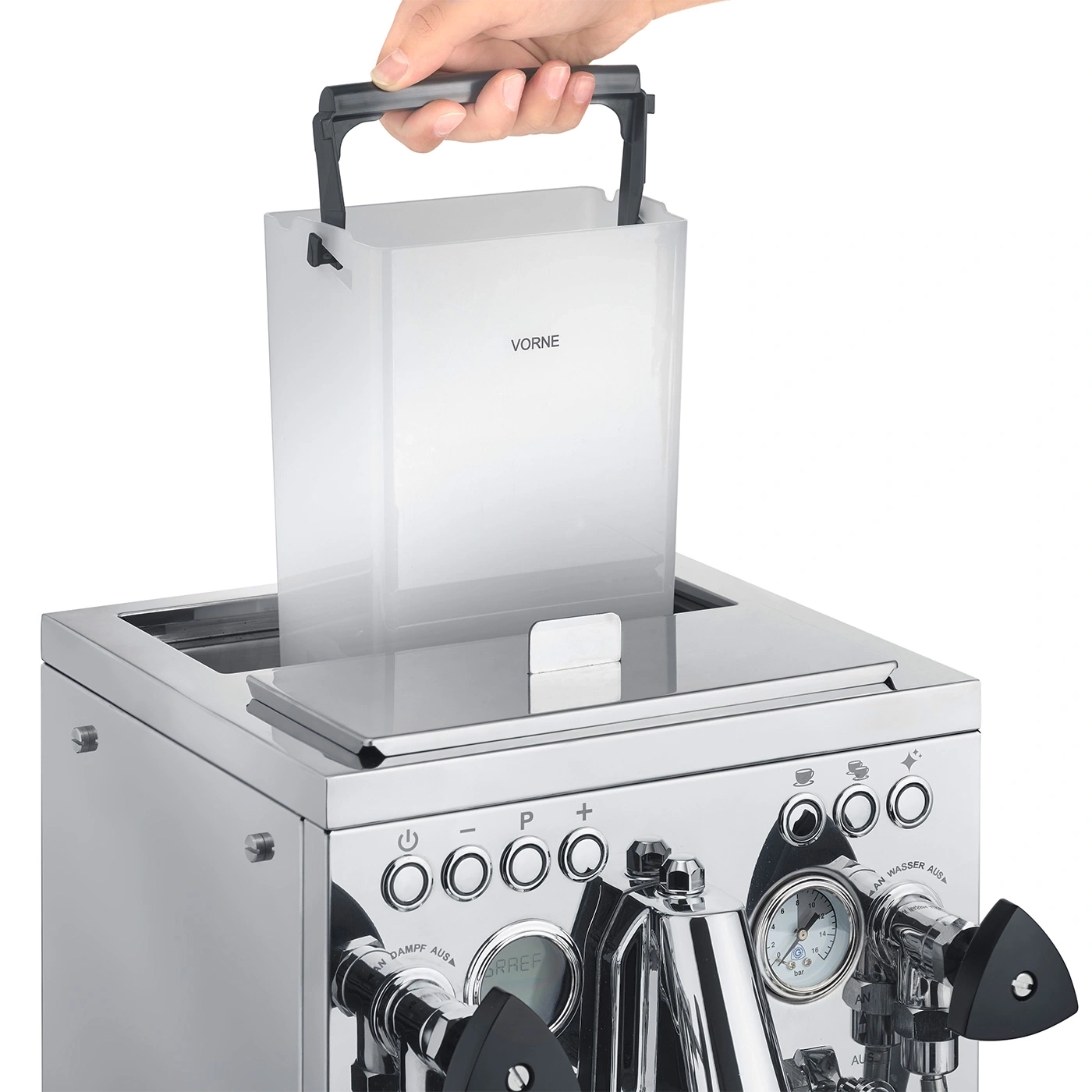 Mano che solleva il serbatoio dell'acqua dalla macchina per caffè espresso, cromo, Vorne.