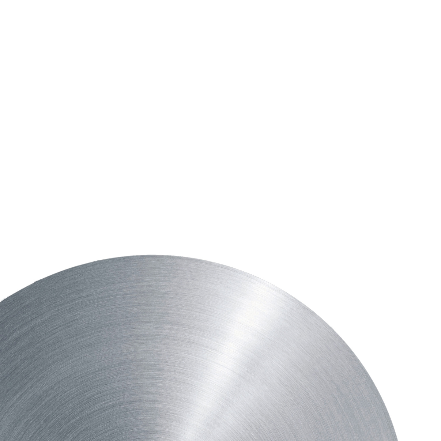 Surface métallique circulaire avec texture brossée sur fond blanc lumineux