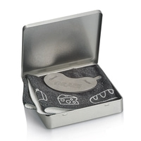 Scatola metallica con utensile e panno, logo GRAEF, per alimenti.