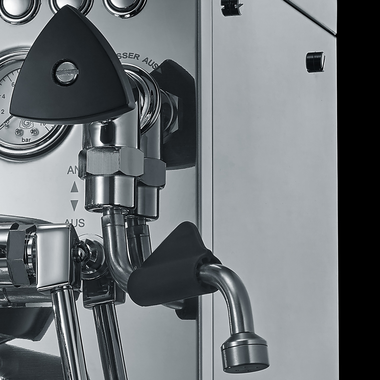 Machine à expresso, chrome, vanne vapeur, manomètre, triangle, métal, préparation du café, gros plan, détail