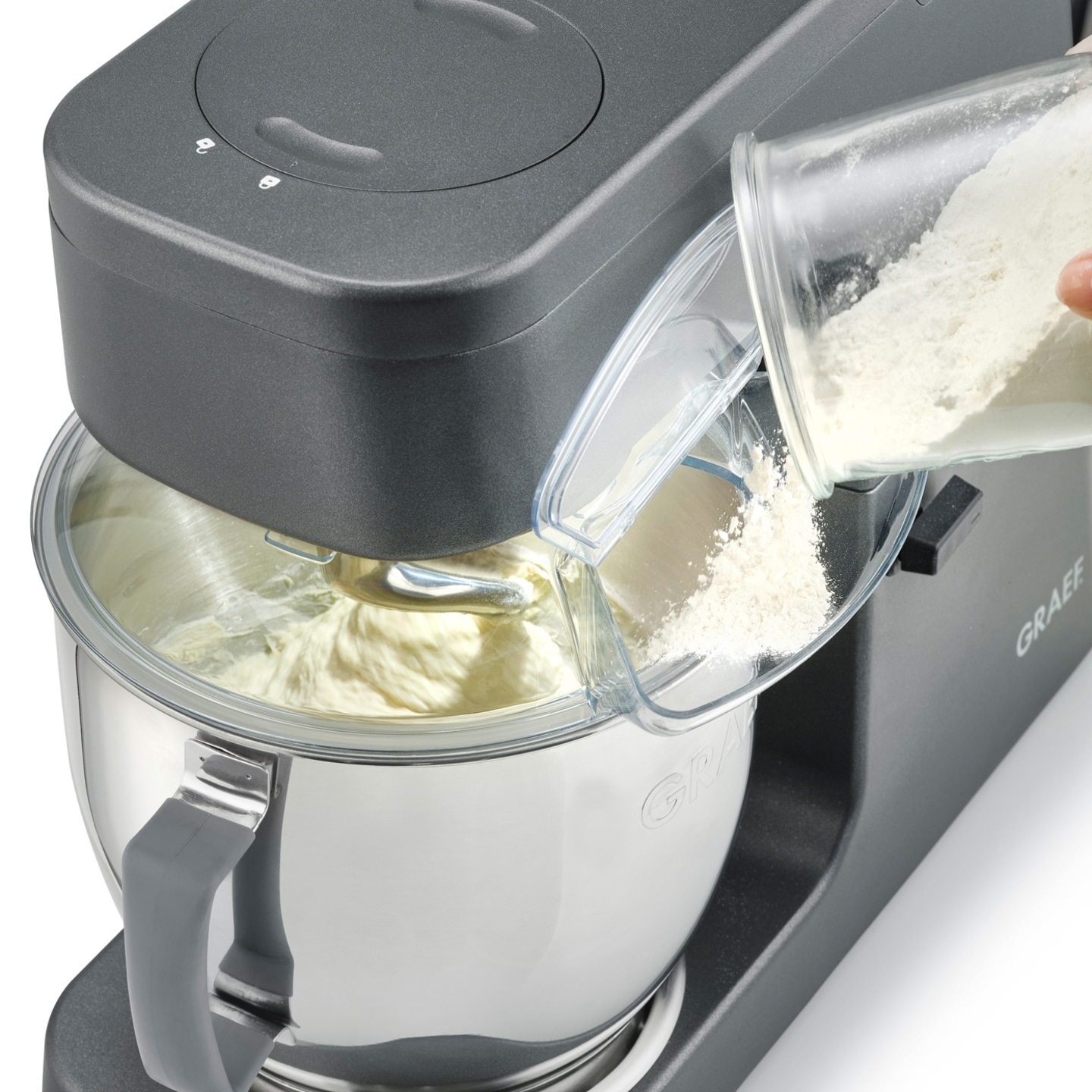 Robot culinaire avec ajout de farine, pâte, acier inoxydable, gris, transparent, cuisine, pâtisserie