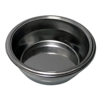 Panier de porte-filtre à espresso en métal brillant, vide, rond, vue de dessus