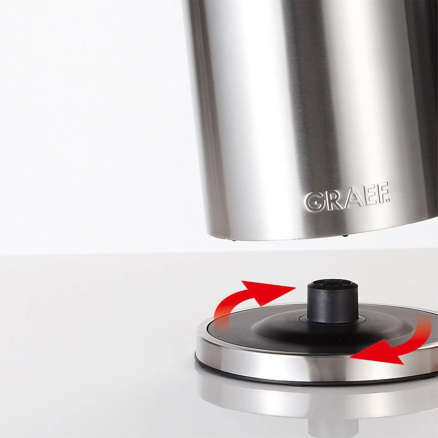 Bouilloire en acier inoxydable avec socle rotatif et logo GRAEF, gros plan