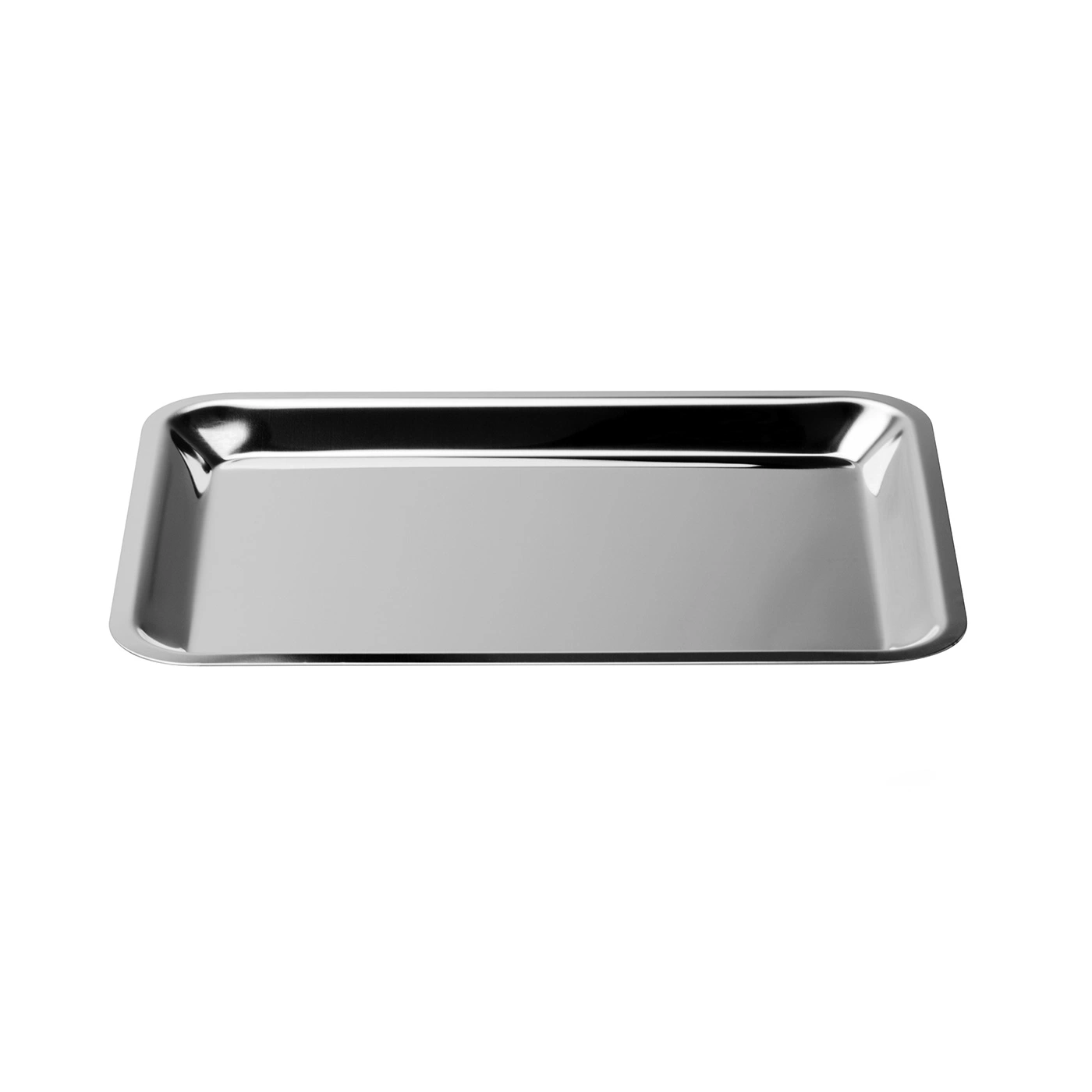 Un plateau rectangulaire en métal brillant aux coins arrondis.