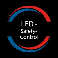 Logo LED Safety Control avec arcs bleus et rouges sur fond noir