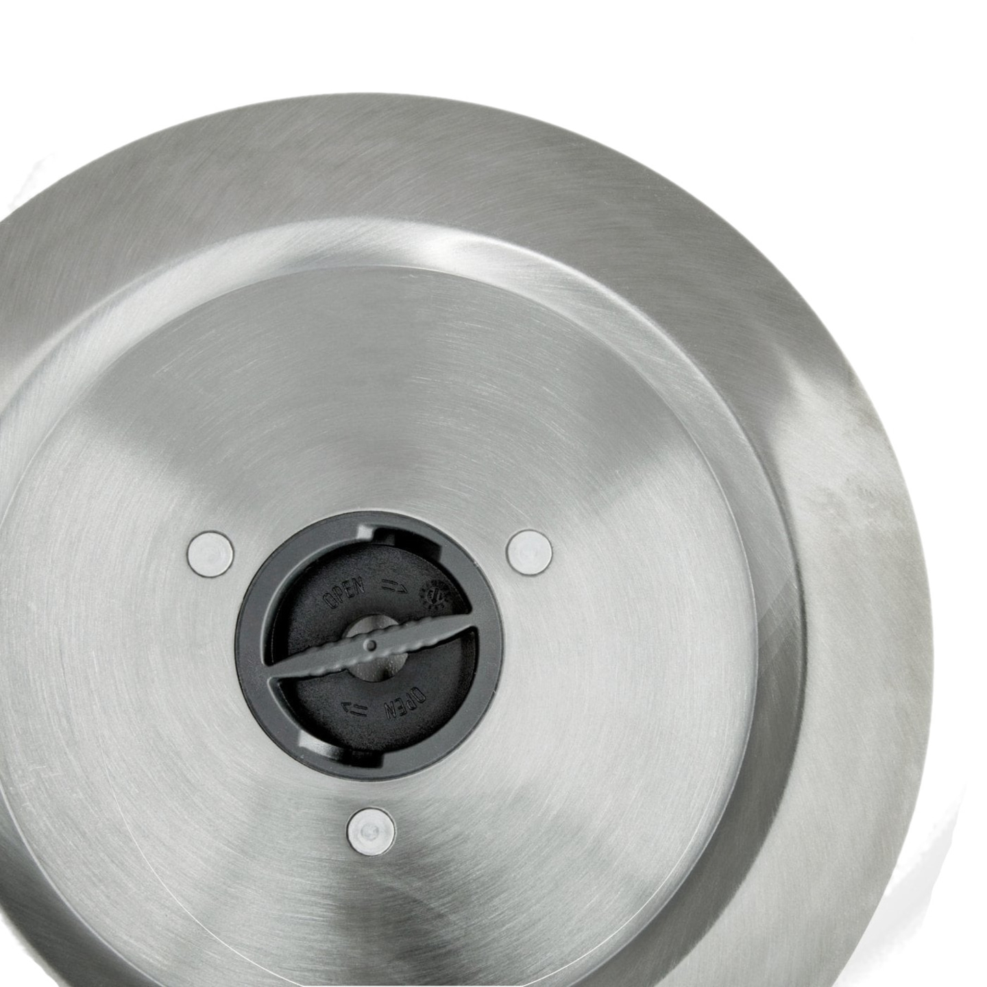 Primo piano di un oggetto metallico con le scritte "OPEN" e "CLOSE".