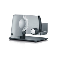 Trancheuse alimentaire Graef argentée avec bouton et lame, isolée sur fond blanc