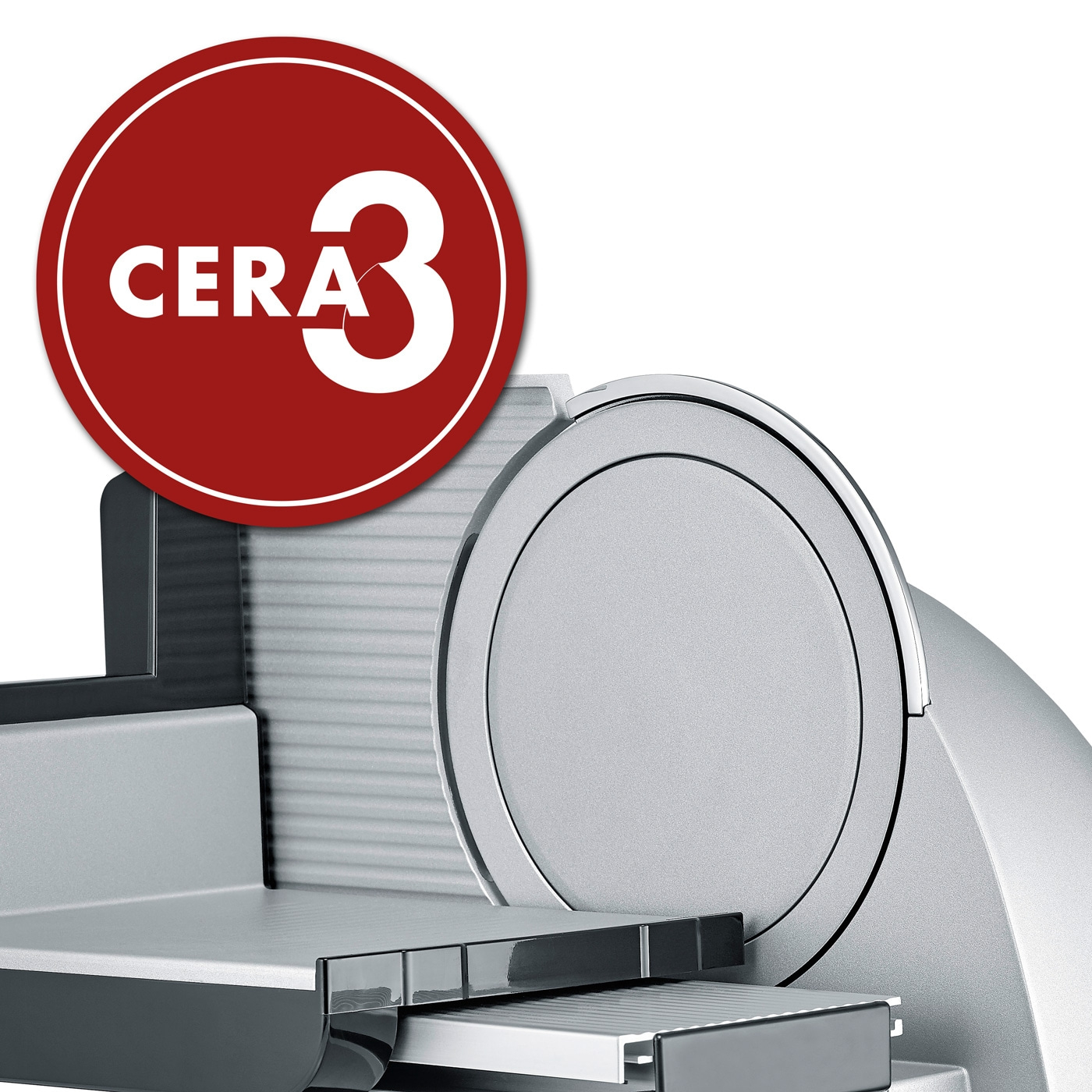 Logo Cera 3 sur une trancheuse à viande argentée, gros plan